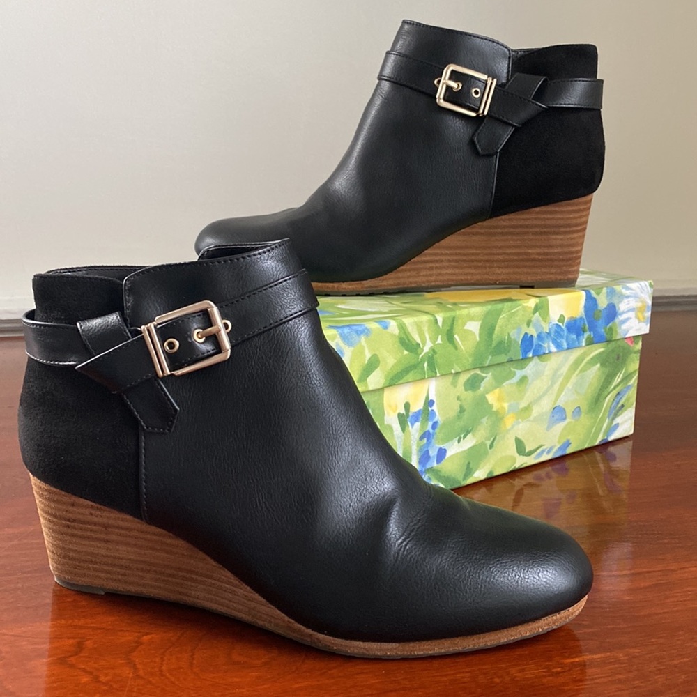 Dr. Scholl’s Black Darcy Wedge Bootie size 9
